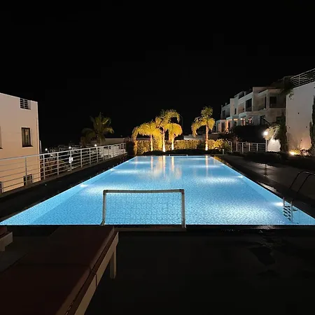 Lägenhet Elegance C8 Rooftop Spa&gym Mountain&seeview Agios Georgios (Girne)