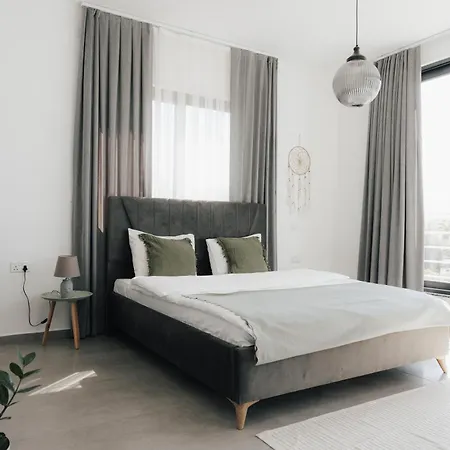 Elegance C8 Rooftop Spa&gym Mountain&seeview Apartment *