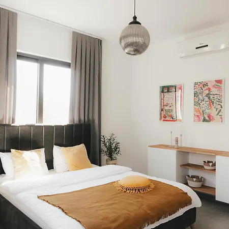 Apartment Elegance C8 Rooftop Spa&gym Mountain&seeview