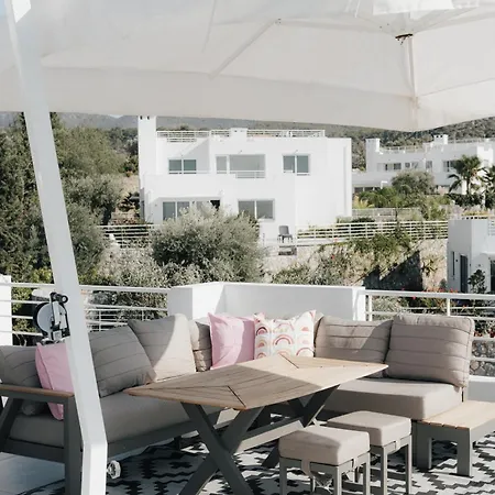 Elegance C8 Rooftop Spa&gym Mountain&seeview * Agios Georgios (Girne)