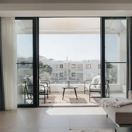 Elegance C8 Rooftop Spa&gym Mountain&seeview * Agios Georgios (Girne)