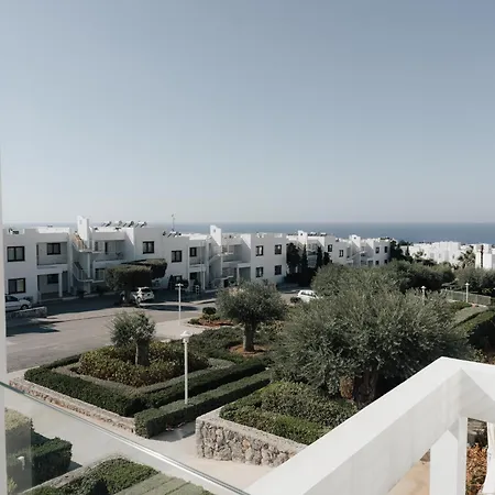 Elegance C8 Rooftop Spa&gym Mountain&seeview Apartment *