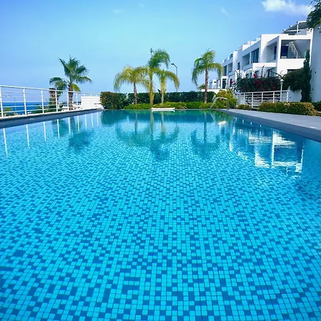 Apartment Elegance C8 Rooftop Spa&gym Mountain&seeview